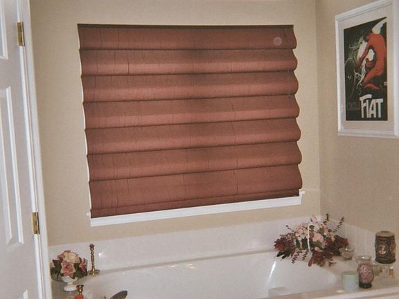 Master Bathroom Jaccuzzi/High Ceiling