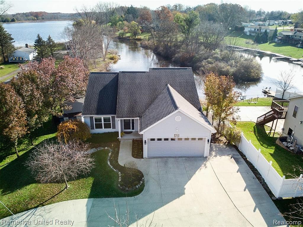 2686 Golf Club Rd, Howell, MI 48843 Zillow