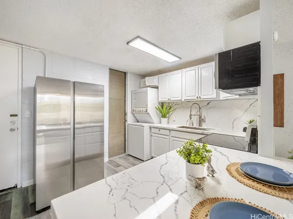 95-2057 Waikalani Pl APT C206, Mililani, HI 96789