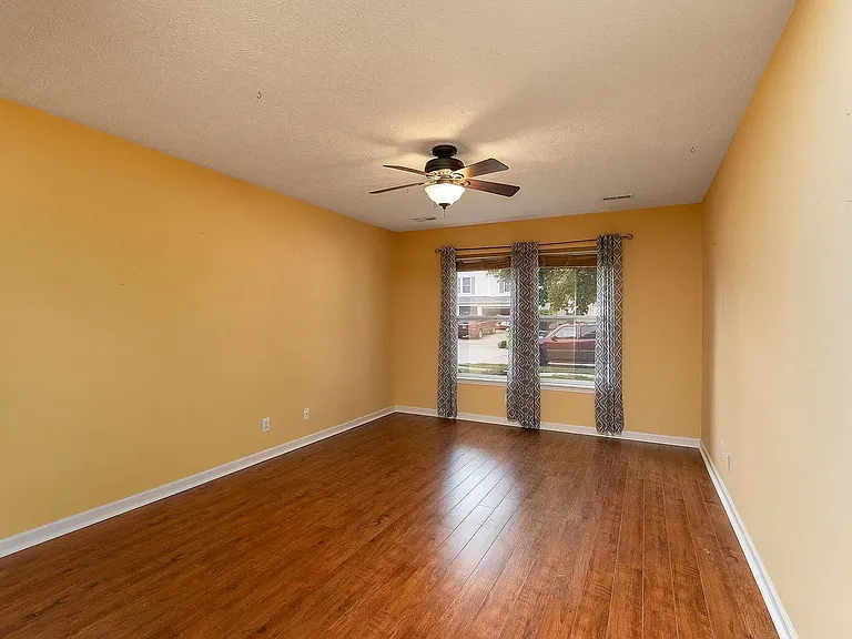329 Bluegrass Dr — Photo 26