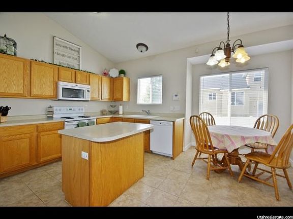 4th image of 8589 W Alvarado Ct