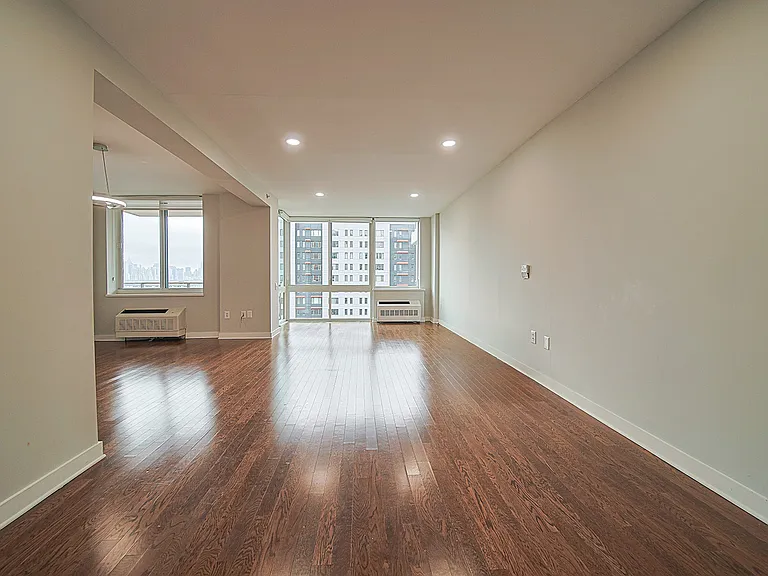 1108 Hudson Park #1108 — Photo 2