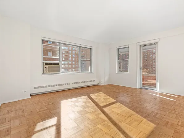 475 Fdr Dr #L902, New York, NY 10002