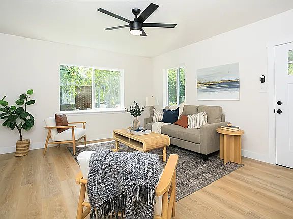 4th image of 348 N 200 W