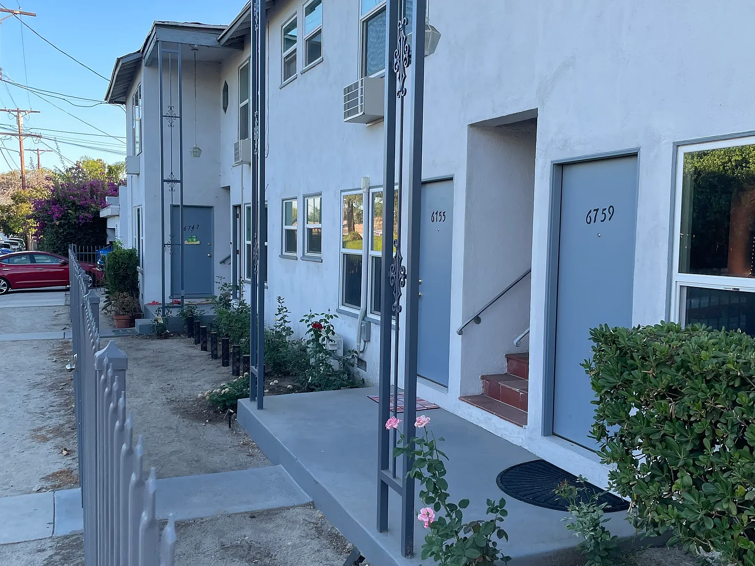 1 bed, 900 sqft, $1,832 — Photo 2