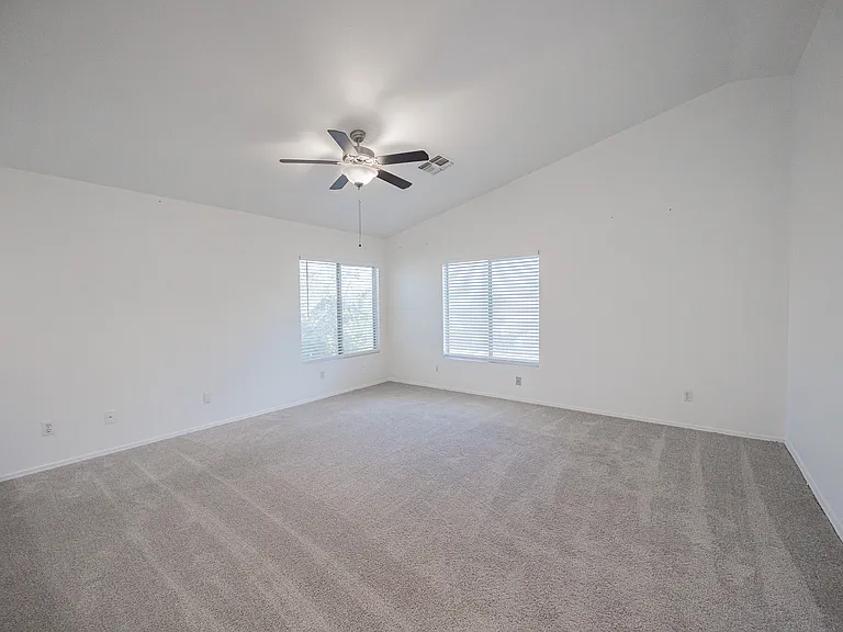 11595 W Holly St — Photo 15