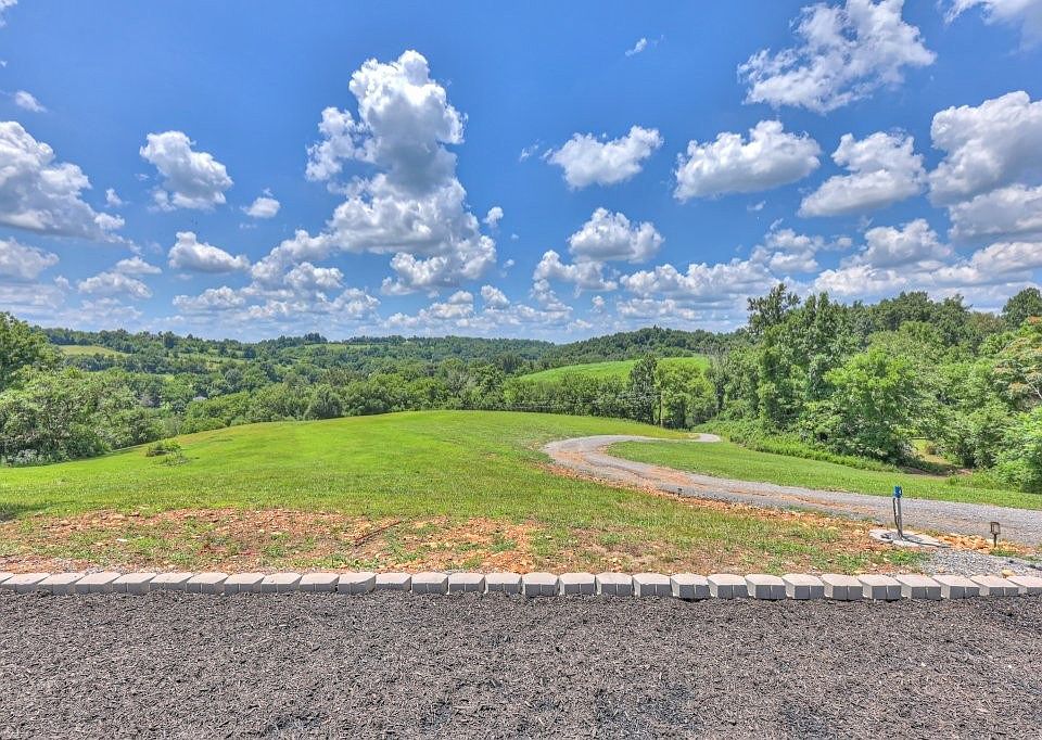 1st image of 557 Ward Hollow Rd
