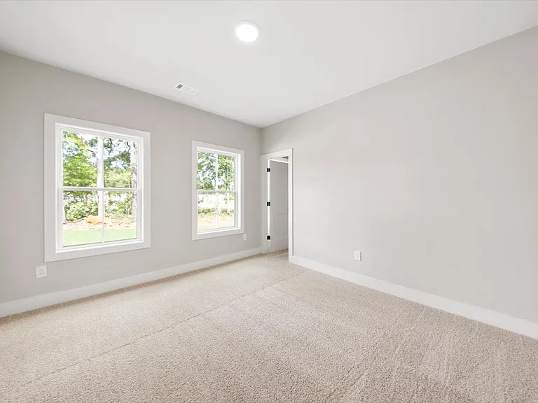202 Railroad St — Photo 12