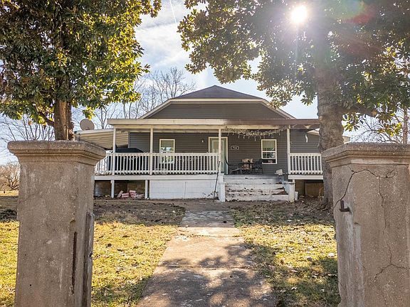 3rd image of 720 Archer Ave