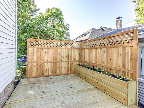 3rd image of 2931 Botsford Pl NE