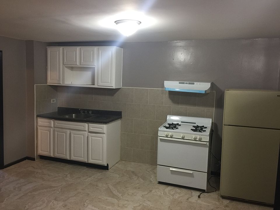 2nd image of 228 Stuyvesant Ave APT 1