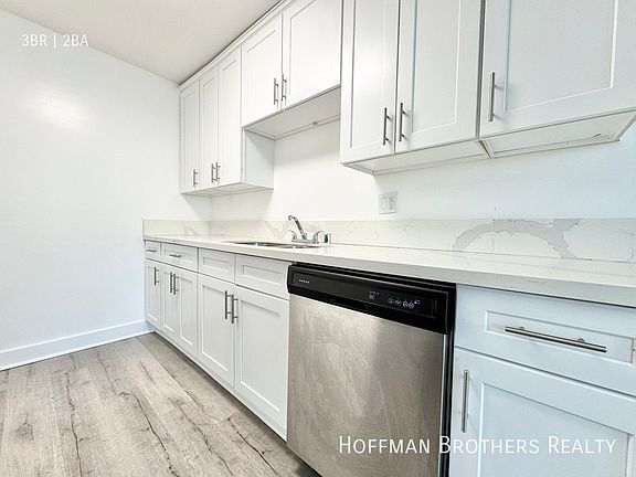 3rd image of 5417 Newcastle Ave #41