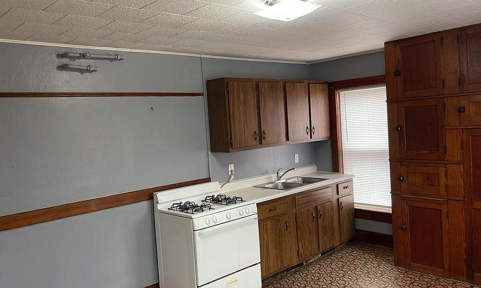 1st image of 617 1/2 W Galena Ave