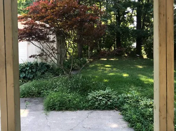 5676 Shaw St, Haslett, MI 48840