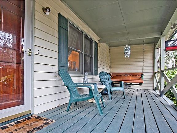 5th image of 411 Magnolia Ct