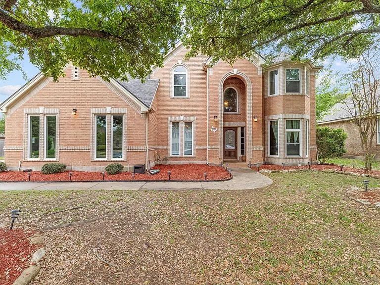2129 Clear Lake Pl — Photo 1