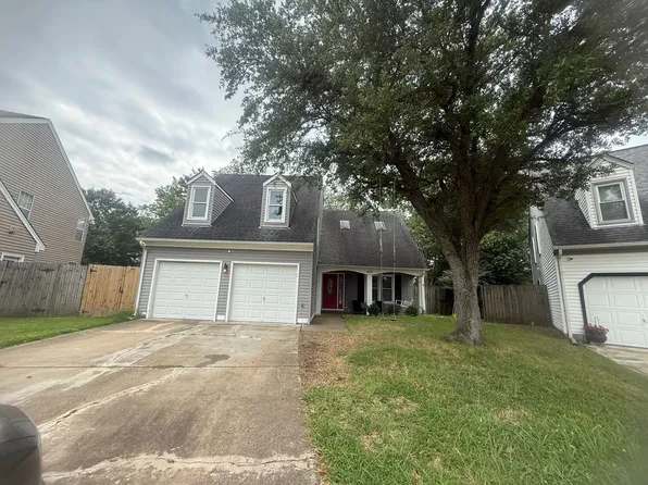 912 Park Landing Ct, Virginia Beach, VA 23456
