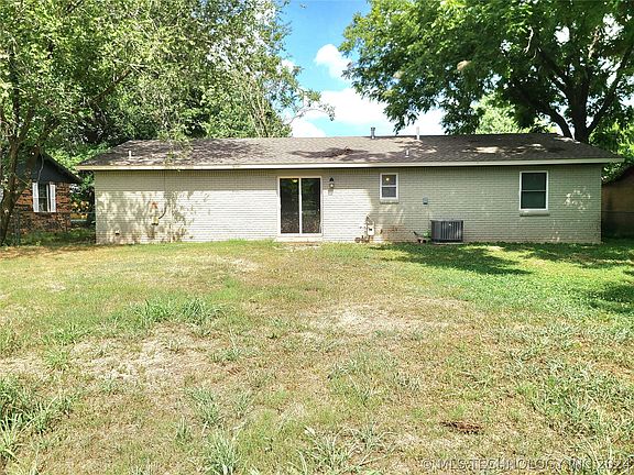 5th image of 1680 Clara St