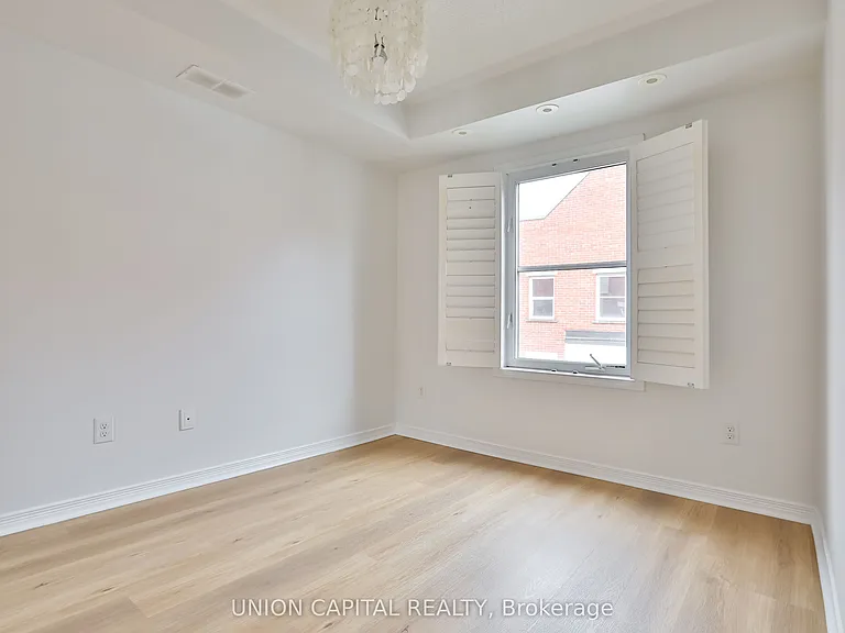 24 Florence Wyle Ln #6 — Photo 8