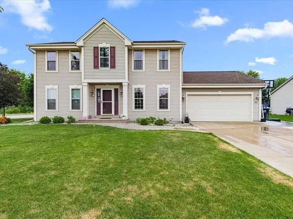 871 N Sandy LANE, Elkhorn, WI 53121