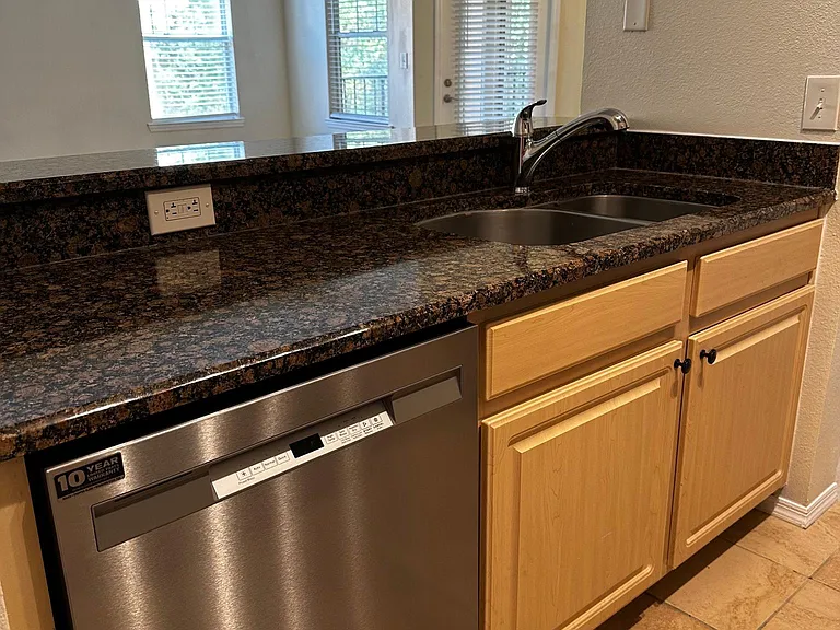 409 Summit Ridge Pl #305 — Photo 3