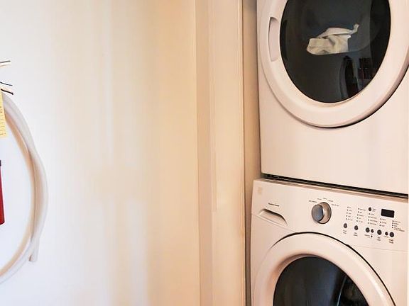 Washer/Dryer - Utility Room