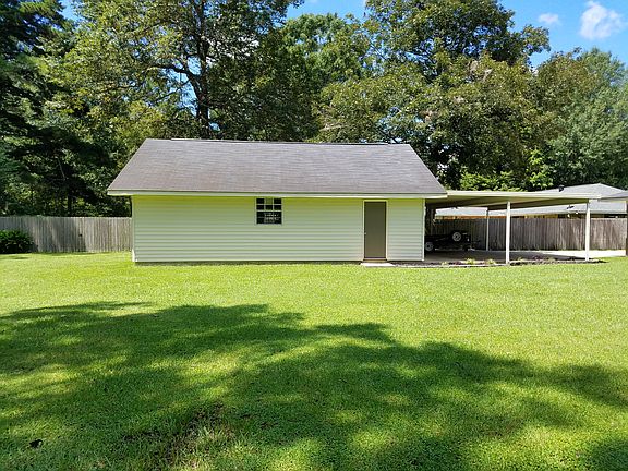 Sideview of workshop 