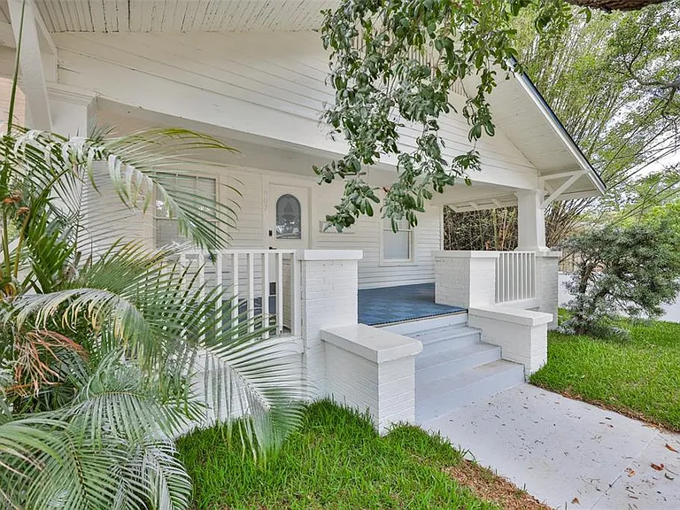 902 W Columbus Dr — Photo 6