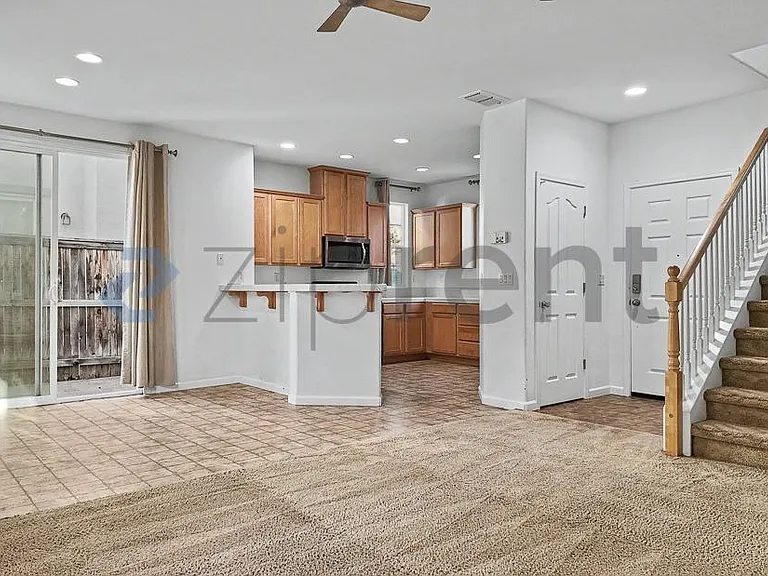 8464 Roseto Rd — Photo 10