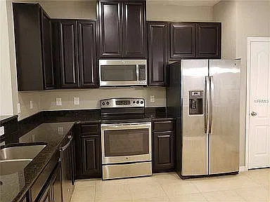3 bed, 2.5 bath, 1444 sqft, $2,275 — Photo 3