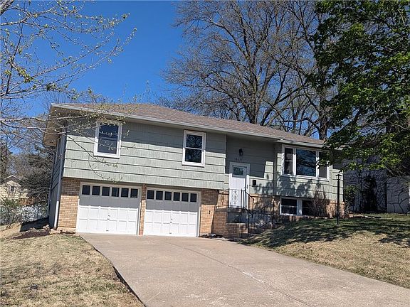 3rd image of 10637 College Ave