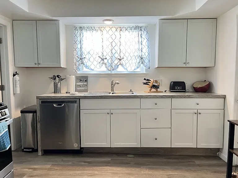 Park Ct — Photo 12