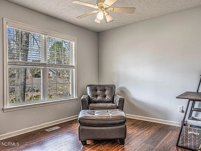 475 Northview Dr — Photo 13