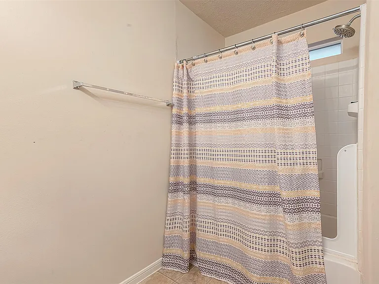 6352 Austinville Dr — Photo 30