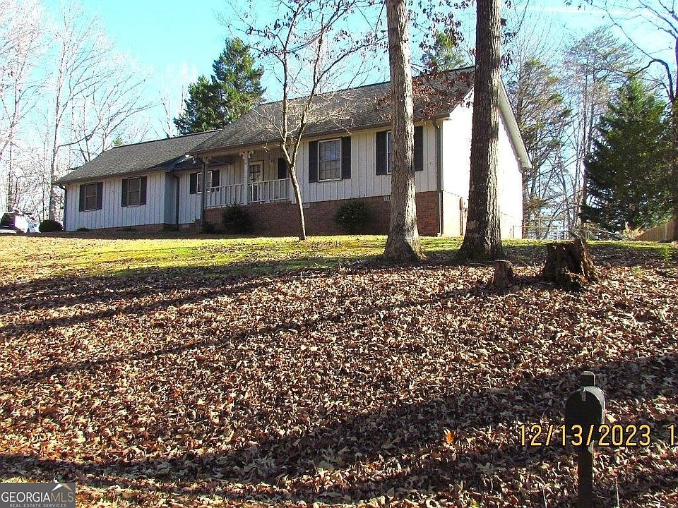 1st image of 110 Lake Cir