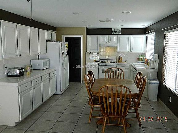3rd image of 3613 Shanagolden St