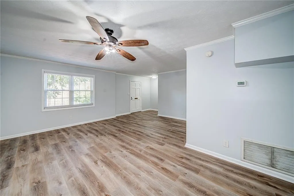 3 bed, 2.5 bath, 1564 sqft, $2,250 — Photo 4