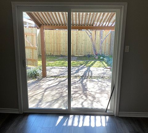 2nd image of 541 Hunters Glen St