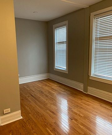 4th image of 1512 N Maplewood Ave #2
