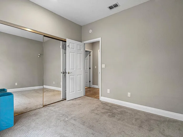 129 Biscayne Way — Photo 37