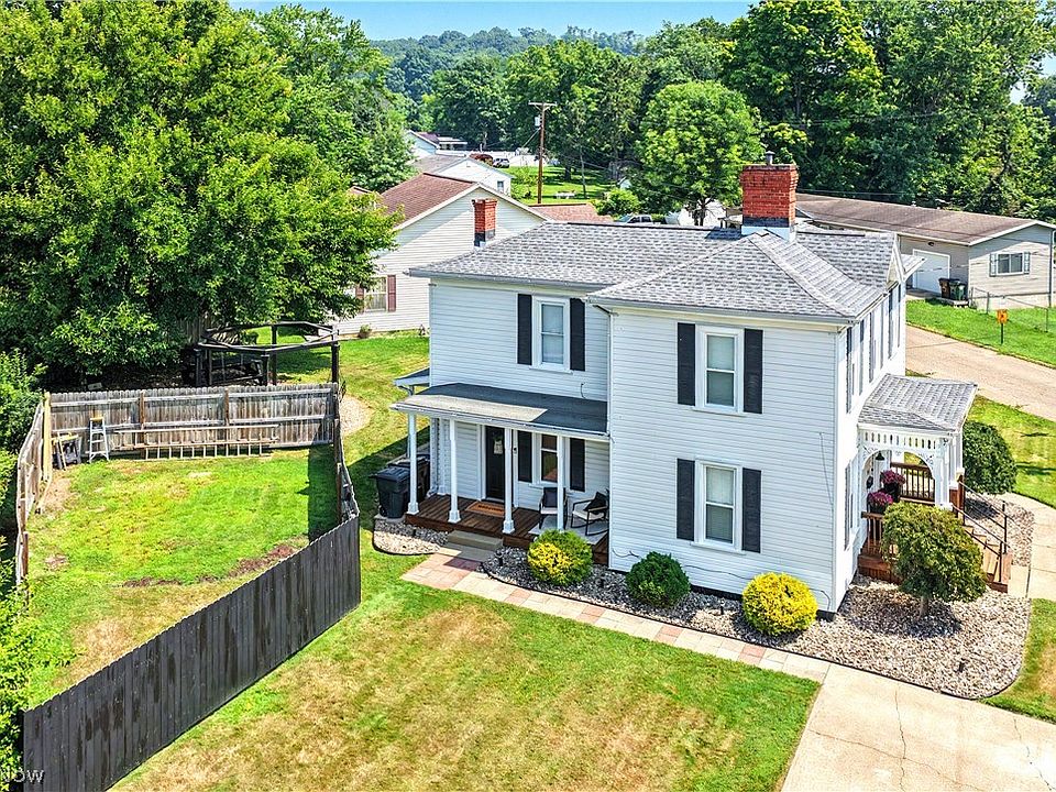 2nd image of 704 Pomeroy Pike
