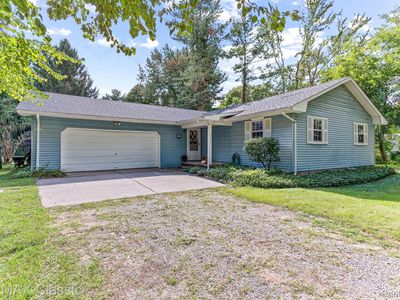 6472 Seven Mile Rd, South Lyon, MI, 48178
