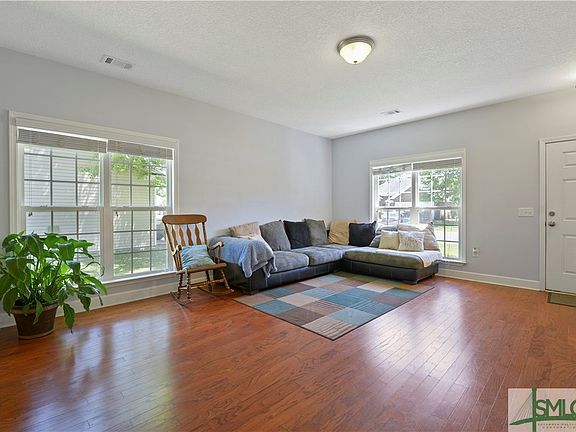 3rd image of 140 Saint Catherine Court