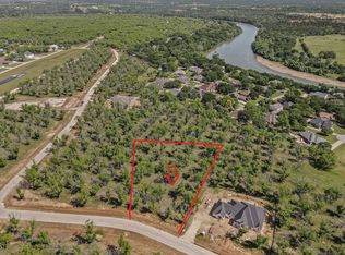 1006 E Landings Rd N, Granbury, TX 76049