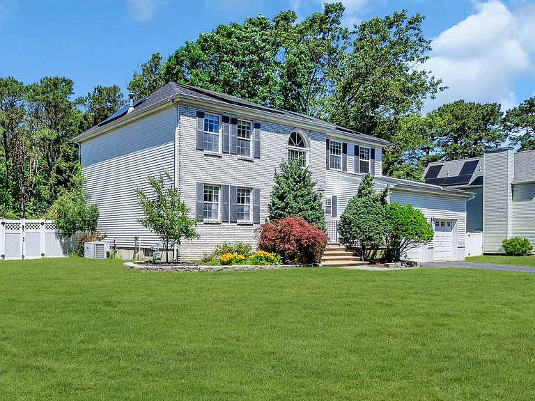 6 Marybeth Ct — Photo 3