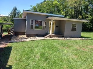 120 1/2 View St, Morganton, NC 28655