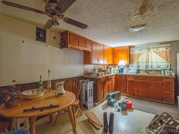 5th image of 2300 N A St