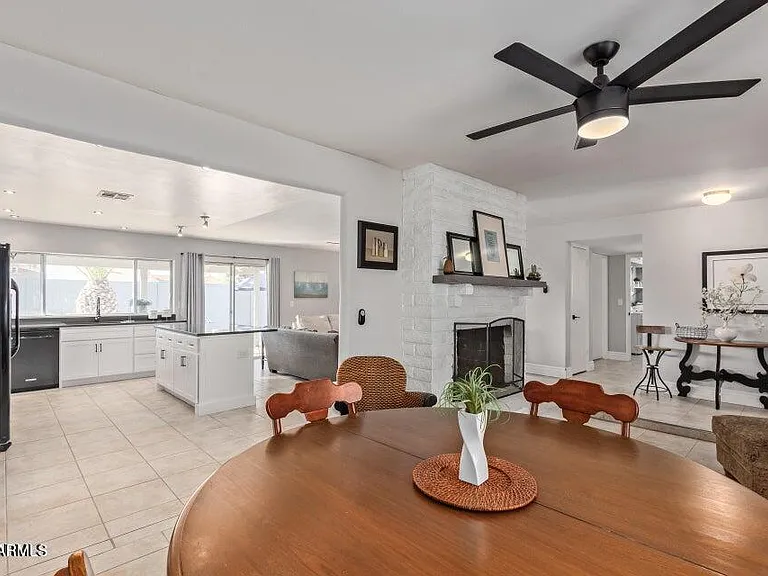 5337 E Gelding Dr — Photo 11