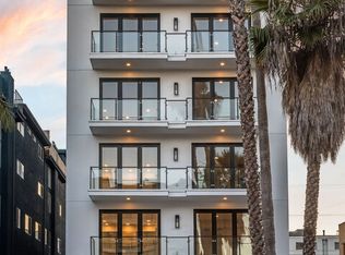 137 N Doheny Dr, Los Angeles, CA 90048