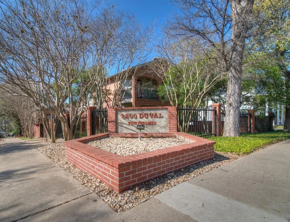 4 bed, 1424 sqft, $3,395 — Photo 2